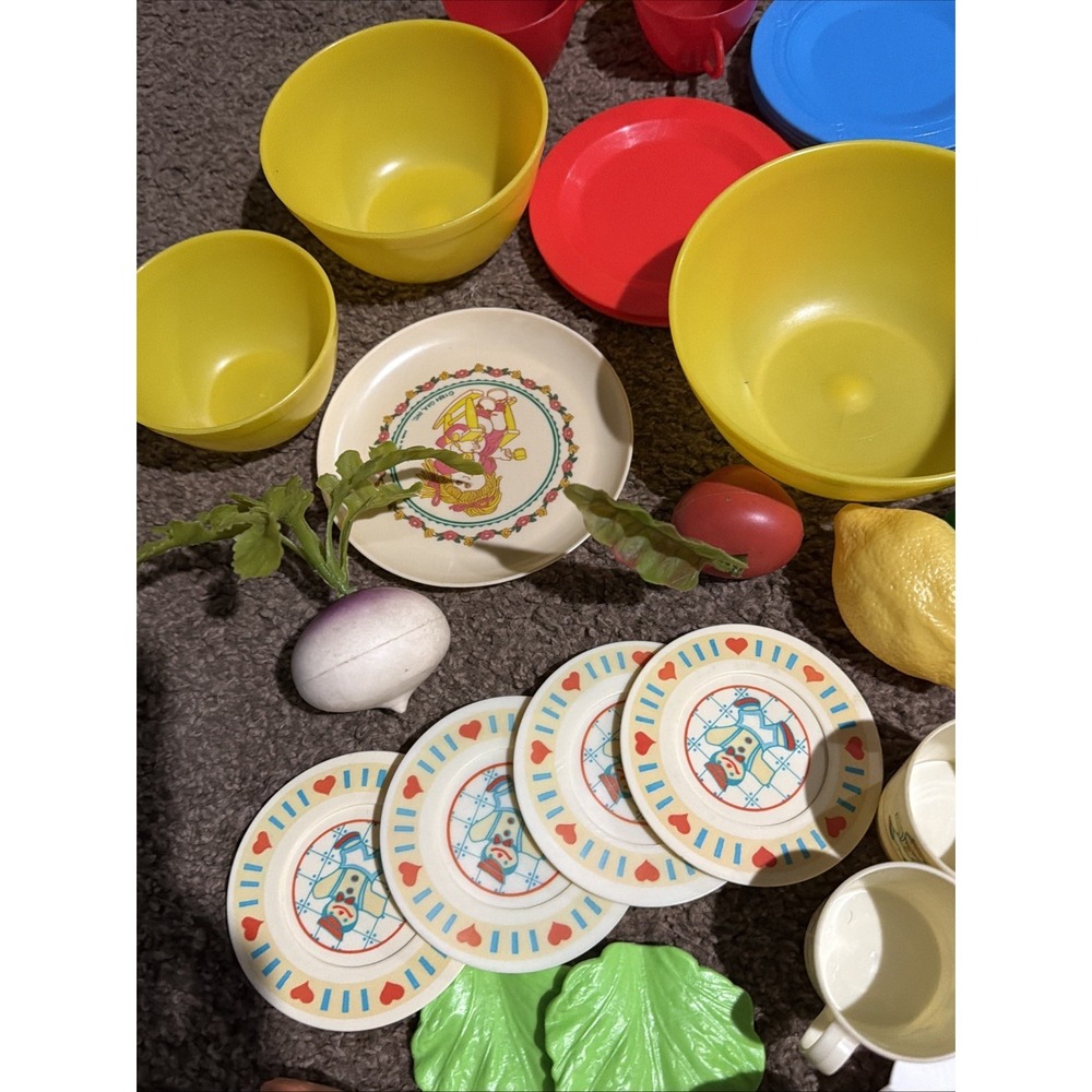 Huge Vintage Play Food Lot Play Kitchen Accessories Bowls Plates Food Mixed Lot - Picture 9 of 15